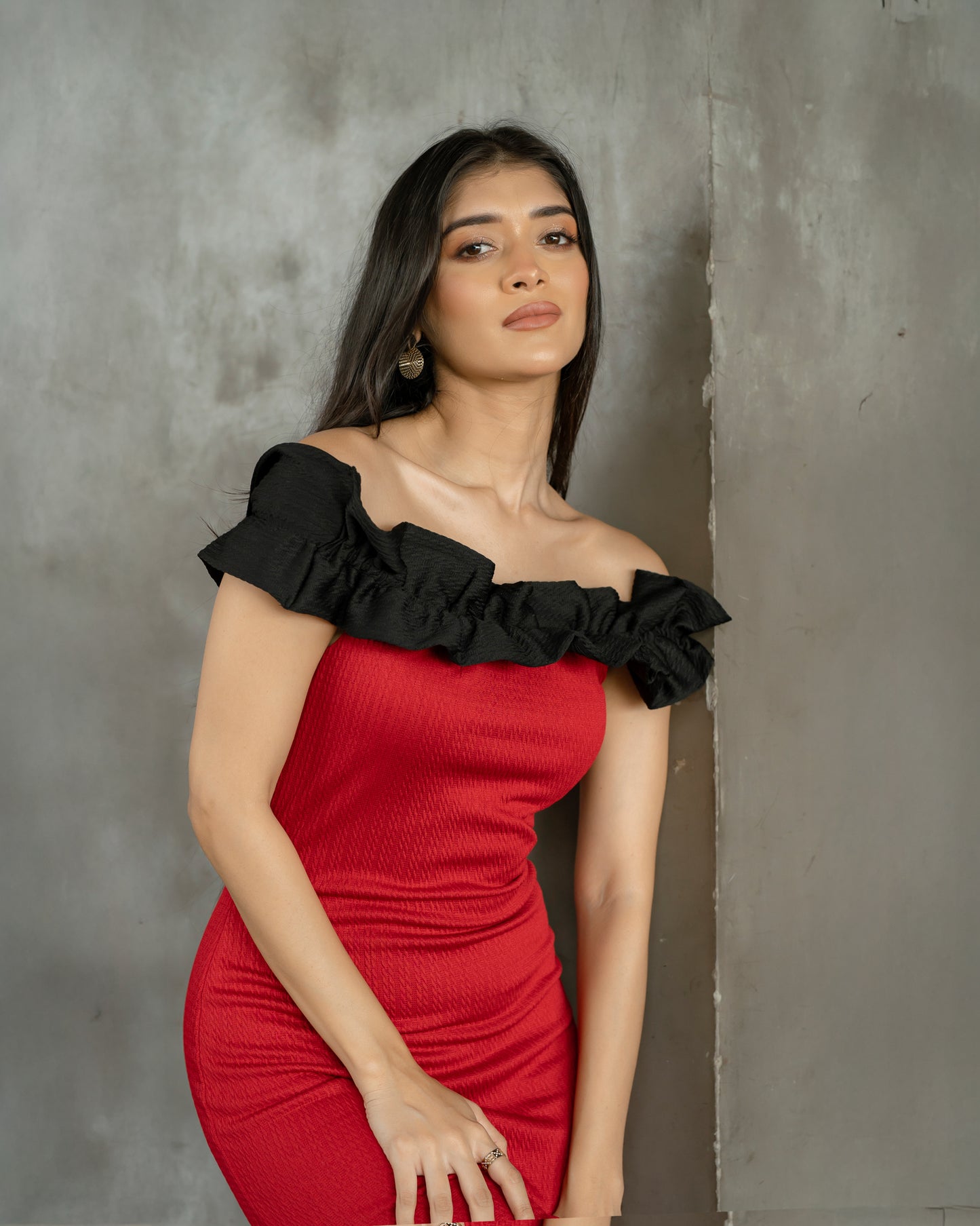 Two-Tone Off-shoulder Detail Dress