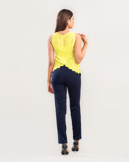 Sleeveless Lasercut Peter Pan Collar Top